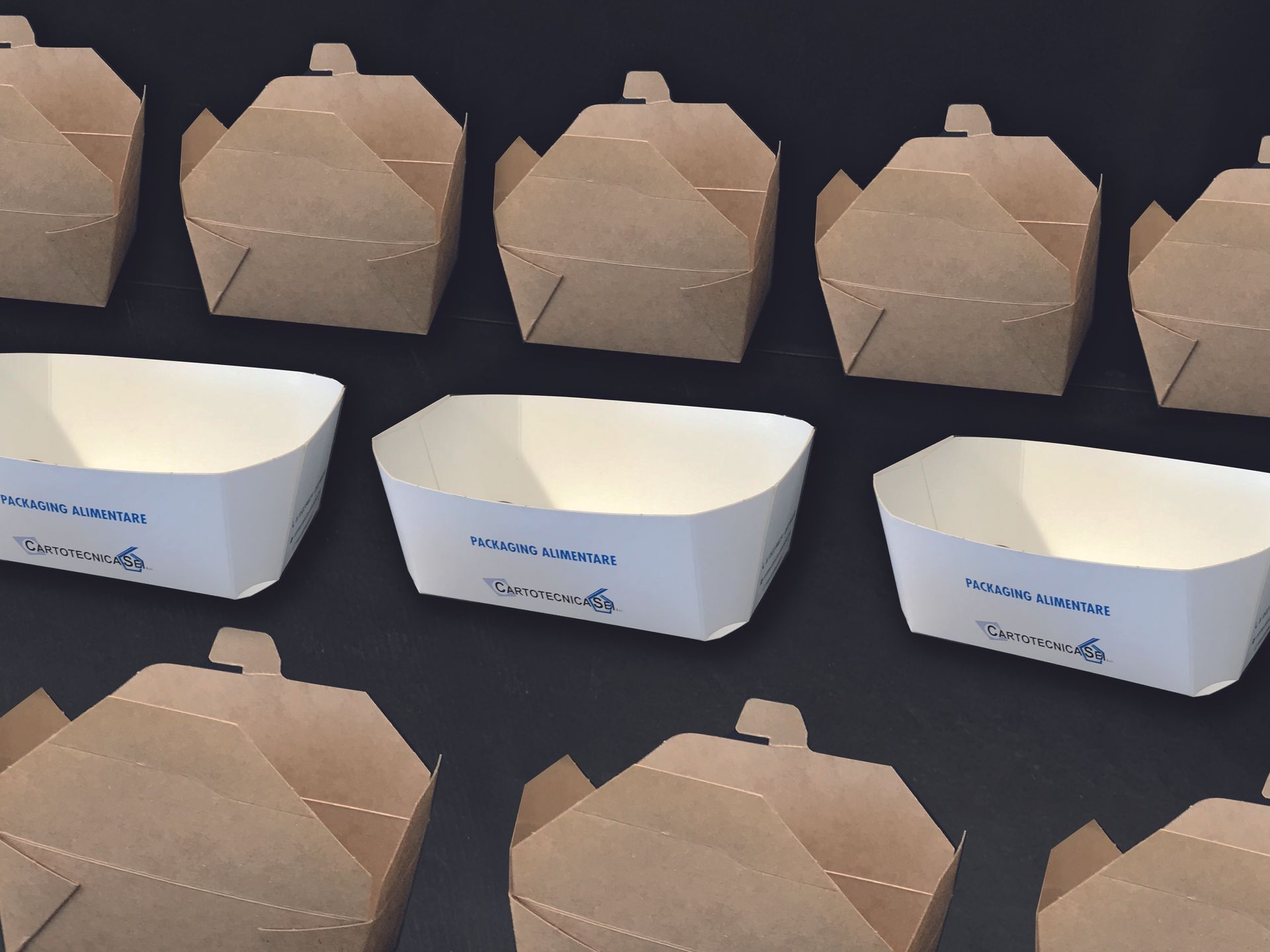 Vaschette in cartoncino per alimenti con marchio Cartotecnica Sei
